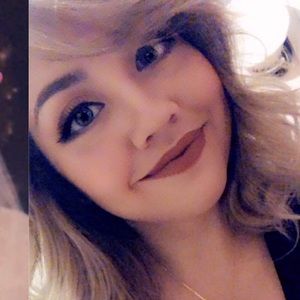 Meet your Posher, Adriana